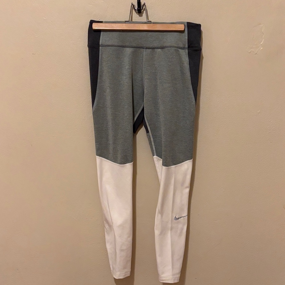 Nike Kids Two-Tone Leggings in Gray and White
